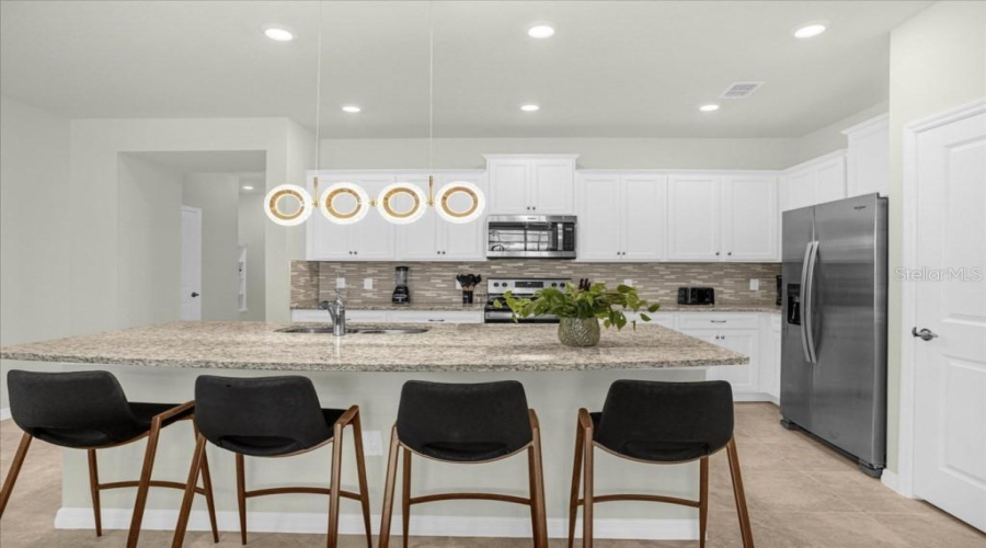Davenport, Florida 33897, 5 Bedrooms Bedrooms, ,4 Bathroomsbathrooms,Residential,For Sale,Lana,Mfro6311817