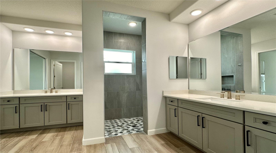 Davenport, Florida 33837, 4 Bedrooms Bedrooms, ,3 Bathroomsbathrooms,Residential,For Sale,Hampton,Mfro6312588