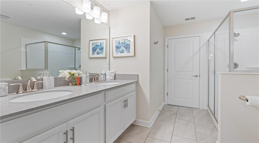 Davenport, Florida 33896, 8 Bedrooms Bedrooms, ,5 Bathroomsbathrooms,Residential,For Sale,Cruden Bay,Mfro6310515