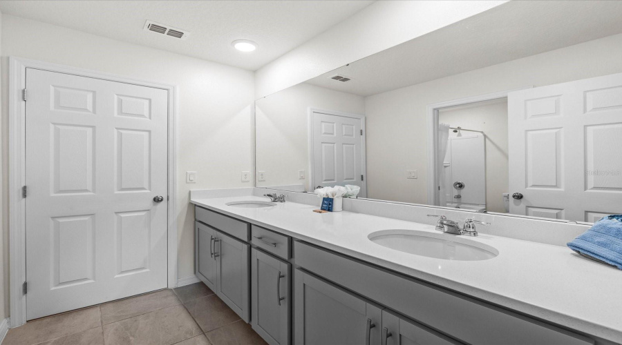 Kissimmee, Florida 34747, 7 Bedrooms Bedrooms, ,6 Bathroomsbathrooms,Residential,For Sale,Tropical Palms,Mfro6312443