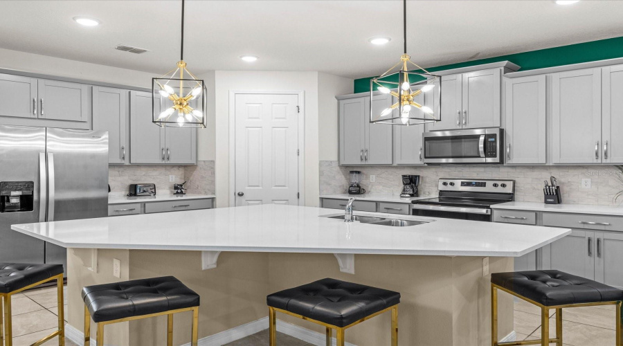 Kissimmee, Florida 34747, 7 Bedrooms Bedrooms, ,6 Bathroomsbathrooms,Residential,For Sale,Tropical Palms,Mfro6312443