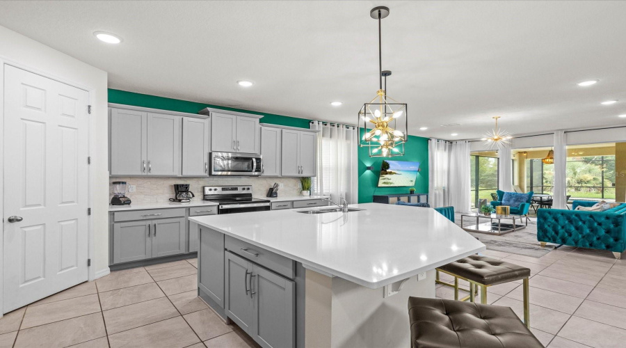 Kissimmee, Florida 34747, 7 Bedrooms Bedrooms, ,6 Bathroomsbathrooms,Residential,For Sale,Tropical Palms,Mfro6312443
