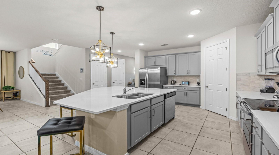 Kissimmee, Florida 34747, 7 Bedrooms Bedrooms, ,6 Bathroomsbathrooms,Residential,For Sale,Tropical Palms,Mfro6312443