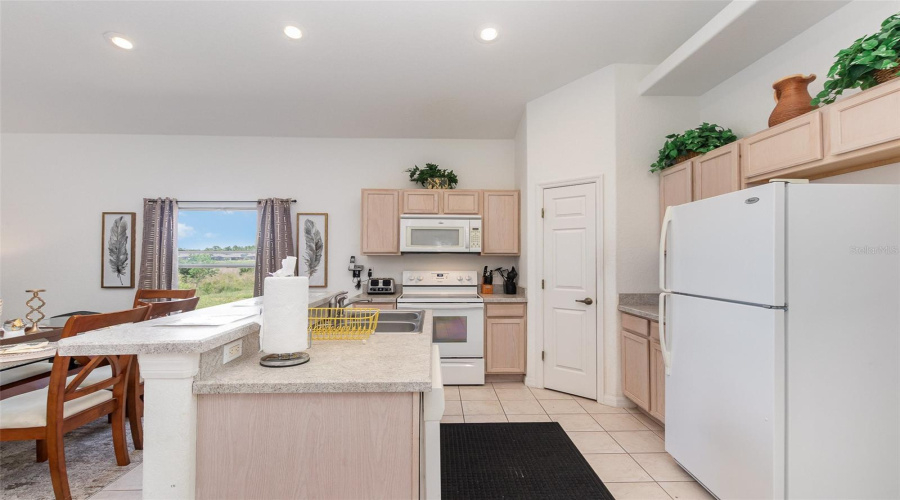 Davenport, Florida 33837, 4 Bedrooms Bedrooms, ,3 Bathroomsbathrooms,Residential,For Sale,Andalusia,Mfrtb8390055