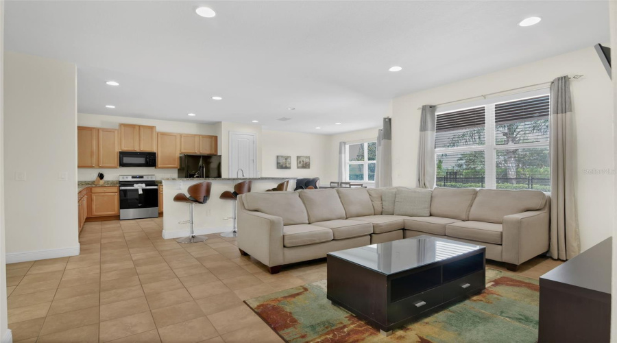 Kissimmee, Florida 34747, 6 Bedrooms Bedrooms, ,5 Bathroomsbathrooms,Residential,For Sale,Lasso,Mfrs5127732