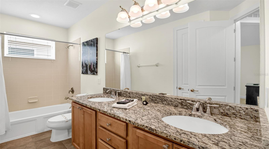 Kissimmee, Florida 34747, 6 Bedrooms Bedrooms, ,5 Bathroomsbathrooms,Residential,For Sale,Lasso,Mfrs5127732