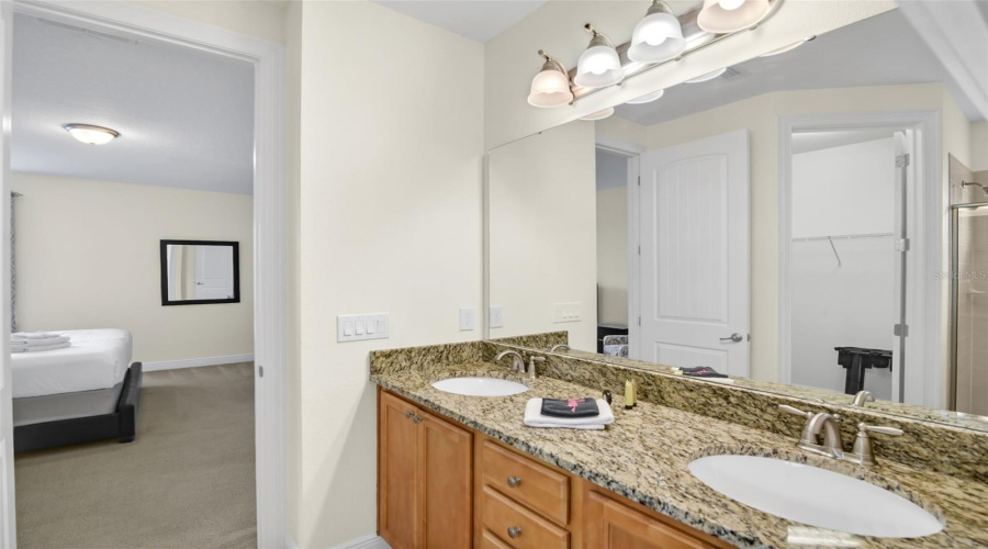 Kissimmee, Florida 34747, 6 Bedrooms Bedrooms, ,5 Bathroomsbathrooms,Residential,For Sale,Lasso,Mfrs5127732