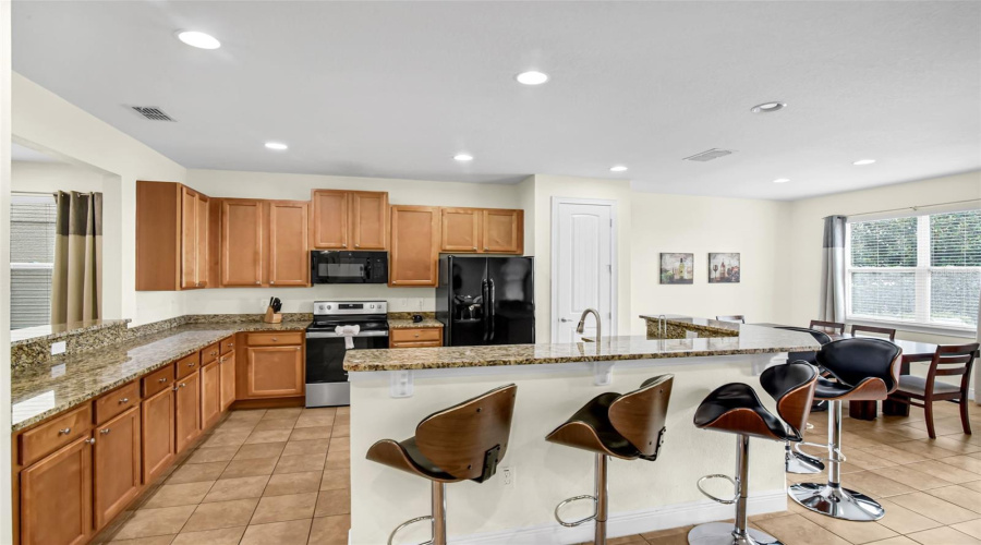 Kissimmee, Florida 34747, 6 Bedrooms Bedrooms, ,5 Bathroomsbathrooms,Residential,For Sale,Lasso,Mfrs5127732