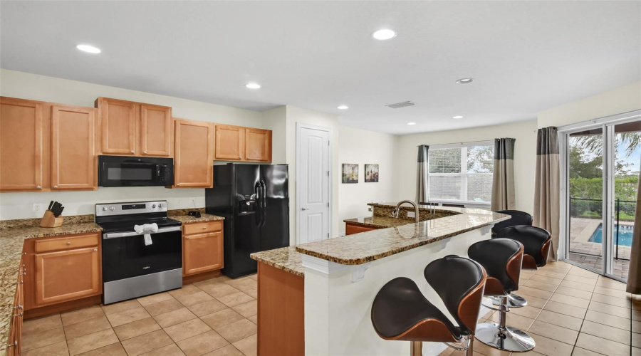 Kissimmee, Florida 34747, 6 Bedrooms Bedrooms, ,5 Bathroomsbathrooms,Residential,For Sale,Lasso,Mfrs5127732