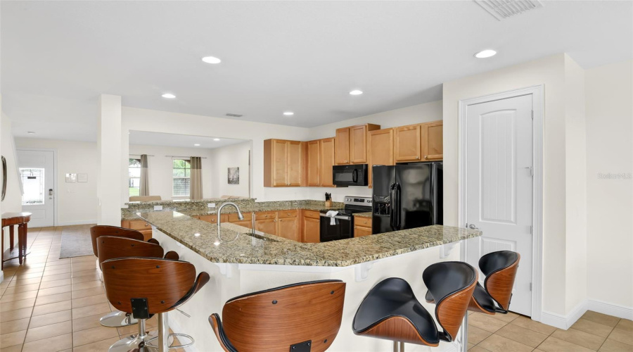 Kissimmee, Florida 34747, 6 Bedrooms Bedrooms, ,5 Bathroomsbathrooms,Residential,For Sale,Lasso,Mfrs5127732