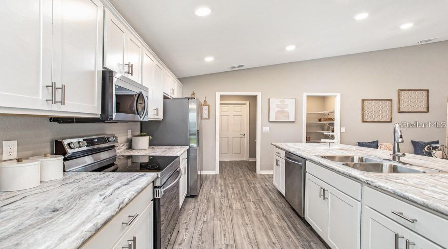 Davenport, Florida 33837, 3 Bedrooms Bedrooms, ,2 Bathroomsbathrooms,Residential,For Sale,Fleur,Mfrl4953267