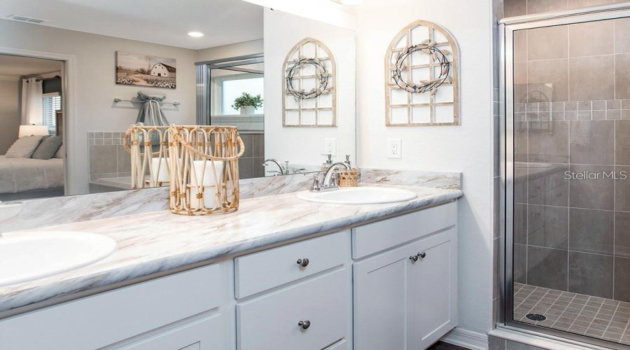 Davenport, Florida 33837, 4 Bedrooms Bedrooms, ,2 Bathroomsbathrooms,Residential,For Sale,Fleur,Mfrl4953268