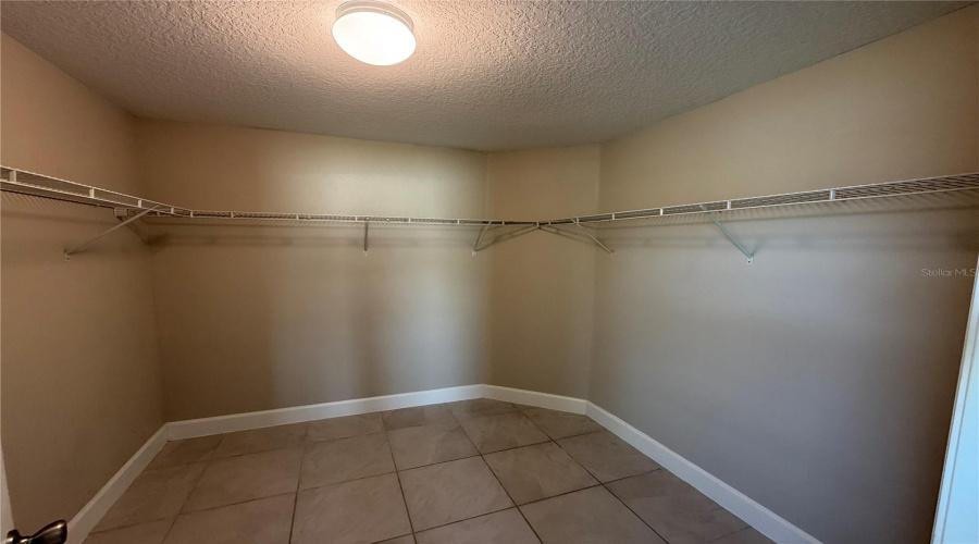 DAVENPORT, Florida 33896, 4 Bedrooms Bedrooms, ,2 BathroomsBathrooms,Residential,For Sale,VENICE,MFRTB8390457