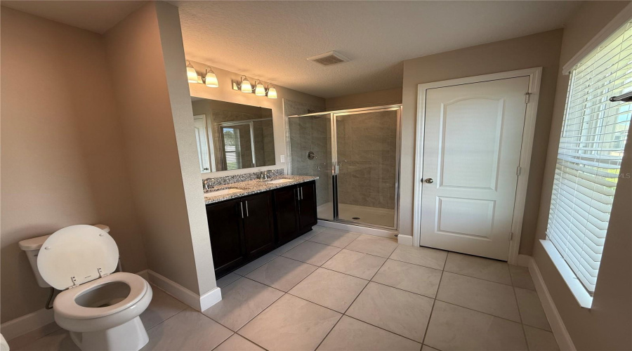 DAVENPORT, Florida 33896, 4 Bedrooms Bedrooms, ,2 BathroomsBathrooms,Residential,For Sale,VENICE,MFRTB8390457