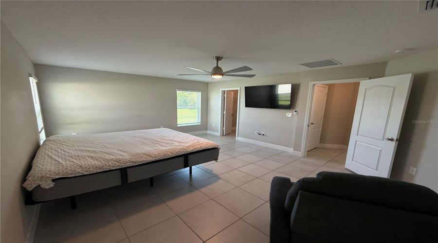 DAVENPORT, Florida 33896, 4 Bedrooms Bedrooms, ,2 BathroomsBathrooms,Residential,For Sale,VENICE,MFRTB8390457