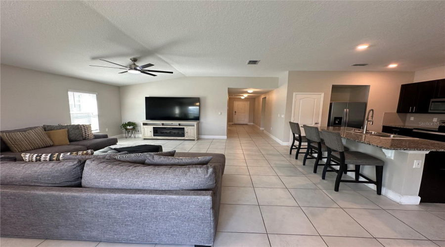 DAVENPORT, Florida 33896, 4 Bedrooms Bedrooms, ,2 BathroomsBathrooms,Residential,For Sale,VENICE,MFRTB8390457