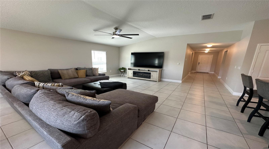 DAVENPORT, Florida 33896, 4 Bedrooms Bedrooms, ,2 BathroomsBathrooms,Residential,For Sale,VENICE,MFRTB8390457