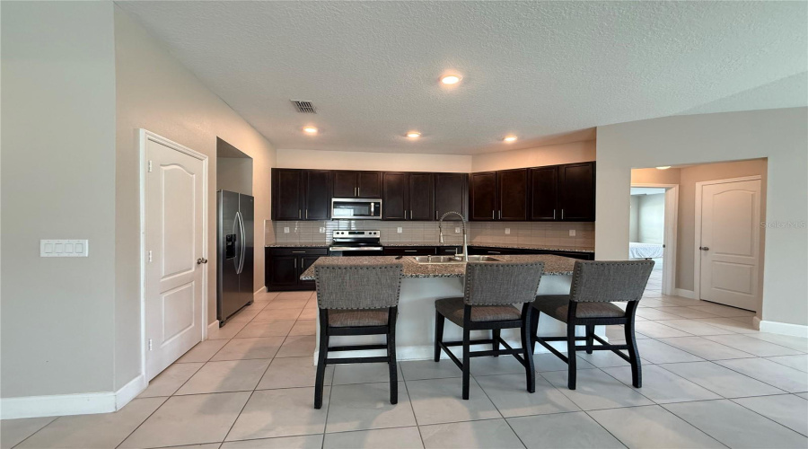 DAVENPORT, Florida 33896, 4 Bedrooms Bedrooms, ,2 BathroomsBathrooms,Residential,For Sale,VENICE,MFRTB8390457