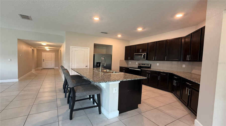 DAVENPORT, Florida 33896, 4 Bedrooms Bedrooms, ,2 BathroomsBathrooms,Residential,For Sale,VENICE,MFRTB8390457