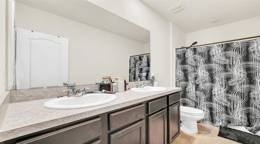DAVENPORT, Florida 33837, 3 Bedrooms Bedrooms, ,2 BathroomsBathrooms,Residential,For Sale,YELLOW FINCH,0,MFRO6306683