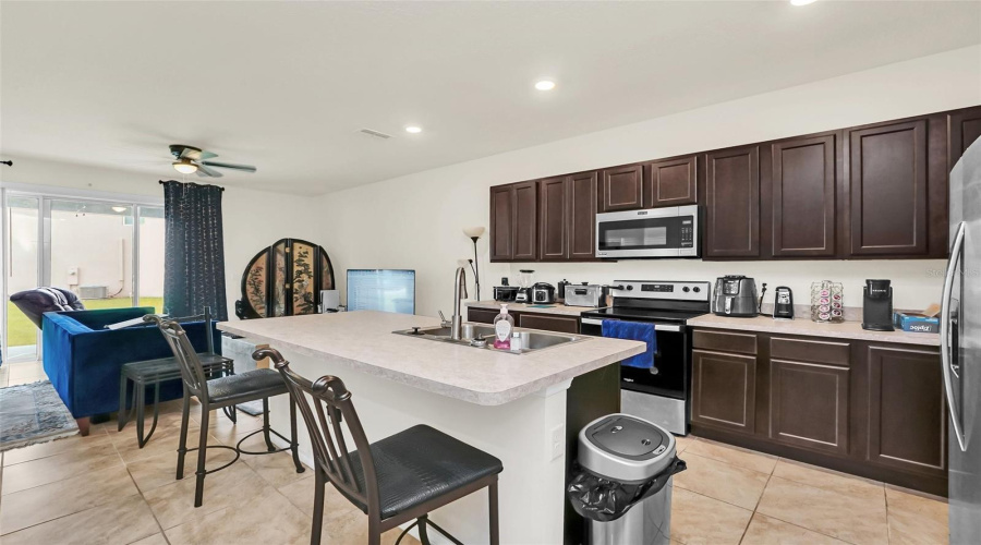 DAVENPORT, Florida 33837, 3 Bedrooms Bedrooms, ,2 BathroomsBathrooms,Residential,For Sale,YELLOW FINCH,0,MFRO6306683