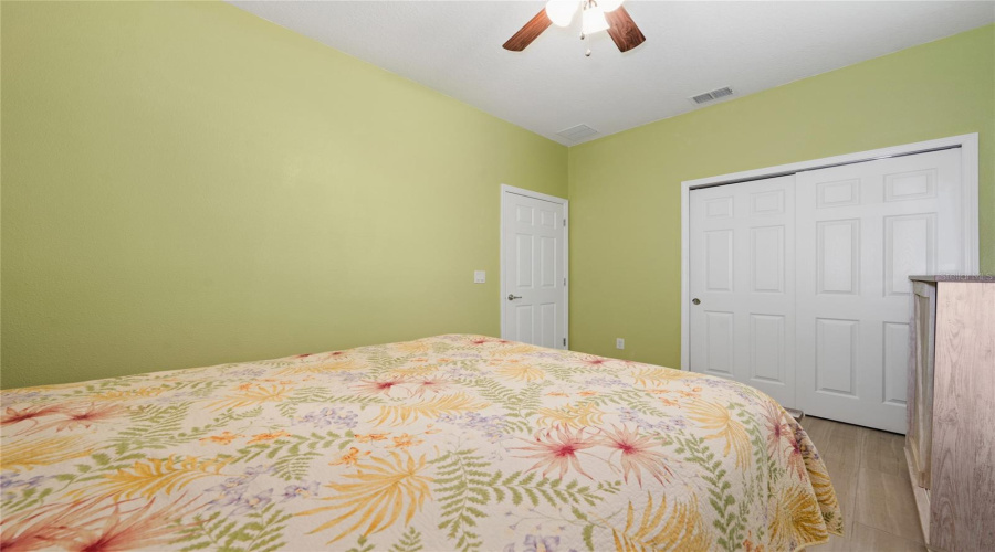 2Nd Bedroom Has Double Sliding Doors Closet