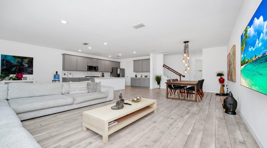 DAVENPORT, Florida 33896, 3 Bedrooms Bedrooms, ,2 BathroomsBathrooms,Residential,For Sale,BENOI,0,MFRO6311227