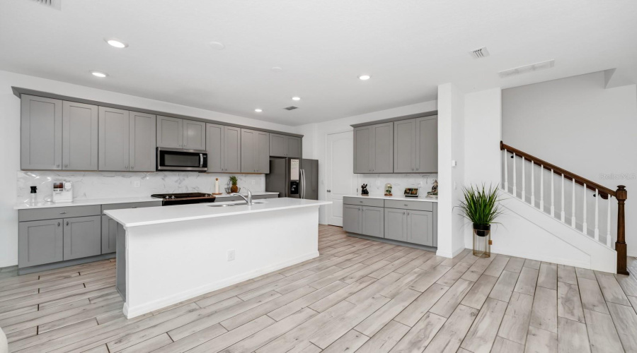 DAVENPORT, Florida 33896, 3 Bedrooms Bedrooms, ,2 BathroomsBathrooms,Residential,For Sale,BENOI,0,MFRO6311227
