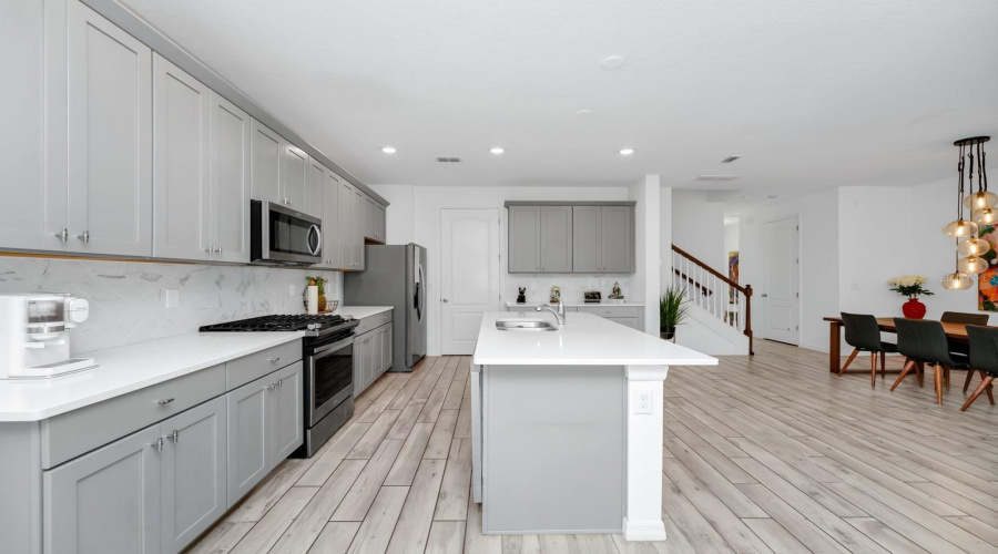 DAVENPORT, Florida 33896, 3 Bedrooms Bedrooms, ,2 BathroomsBathrooms,Residential,For Sale,BENOI,0,MFRO6311227