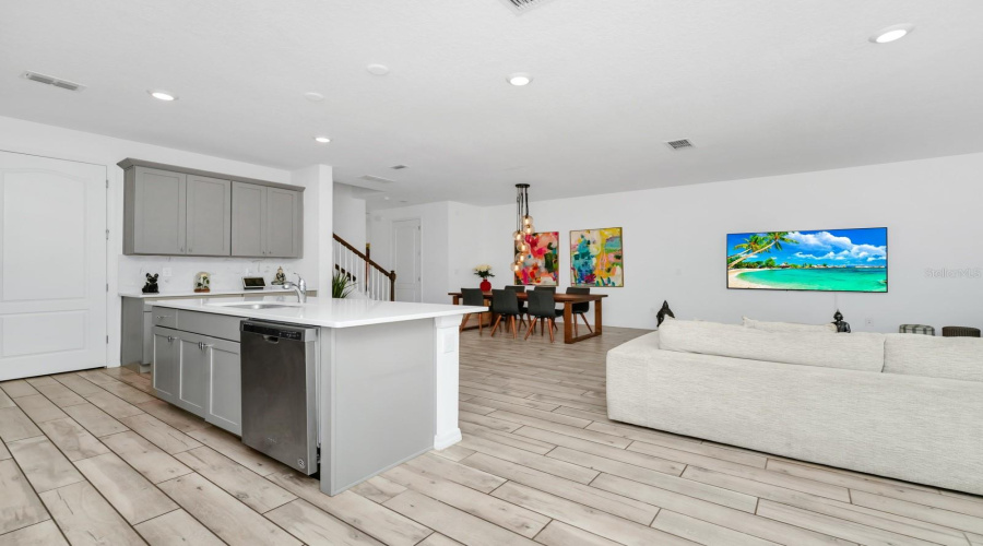 DAVENPORT, Florida 33896, 3 Bedrooms Bedrooms, ,2 BathroomsBathrooms,Residential,For Sale,BENOI,0,MFRO6311227