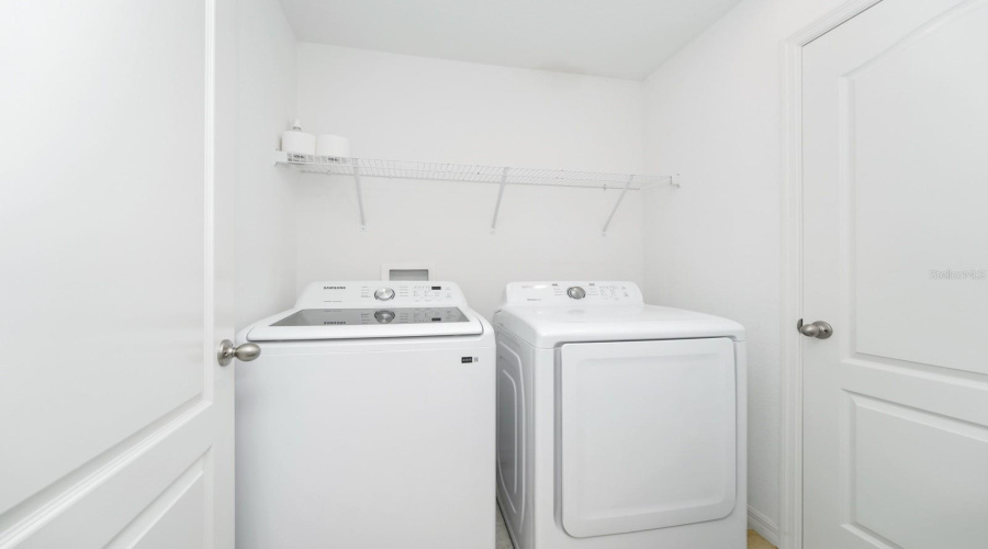DAVENPORT, Florida 33896, 3 Bedrooms Bedrooms, ,2 BathroomsBathrooms,Residential,For Sale,BENOI,0,MFRO6311227