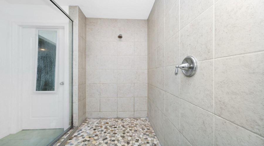 DAVENPORT, Florida 33896, 3 Bedrooms Bedrooms, ,2 BathroomsBathrooms,Residential,For Sale,BENOI,0,MFRO6311227