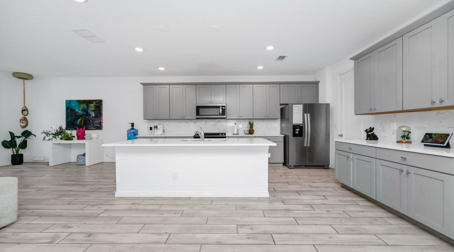 DAVENPORT, Florida 33896, 3 Bedrooms Bedrooms, ,2 BathroomsBathrooms,Residential,For Sale,BENOI,0,MFRO6311227
