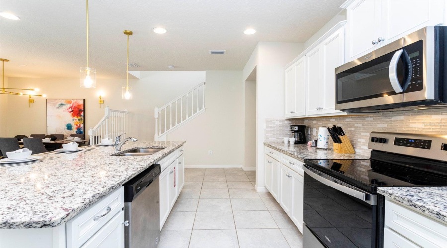 Kissimmee, Florida 34747, 5 Bedrooms Bedrooms, ,4 Bathroomsbathrooms,Residential,For Sale,Dubai,Mfro6312686