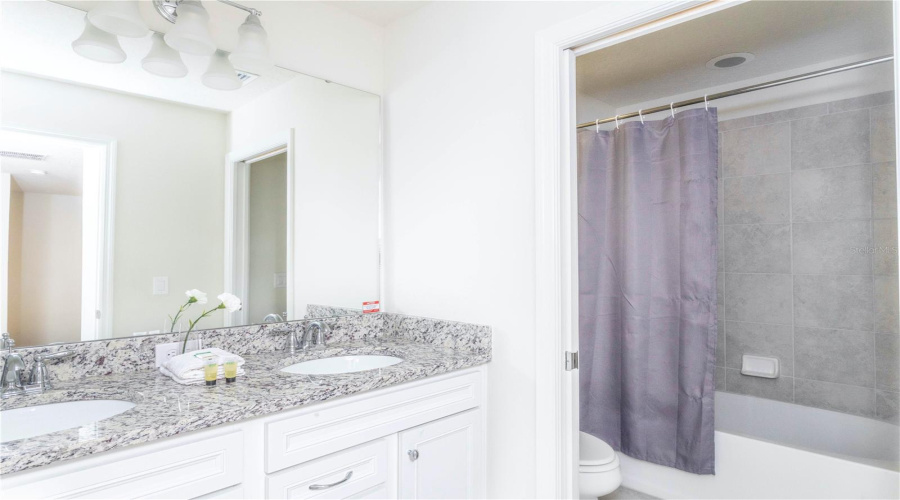 Kissimmee, Florida 34747, 5 Bedrooms Bedrooms, ,4 Bathroomsbathrooms,Residential,For Sale,Dubai,Mfro6312686