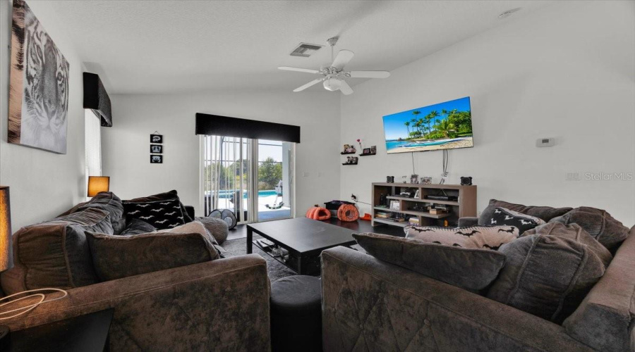 Davenport, Florida 33896, 4 Bedrooms Bedrooms, ,3 Bathroomsbathrooms,Residential,For Sale,Balmoral,Mfrg5097564