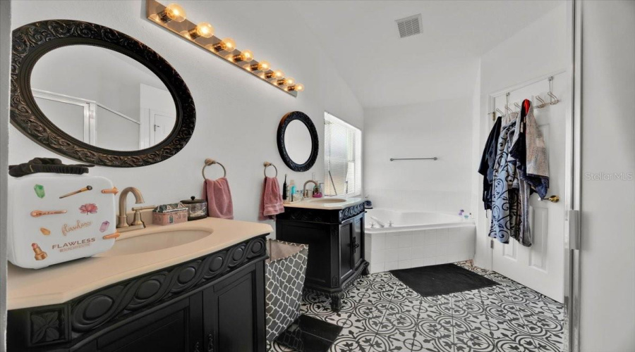 Davenport, Florida 33896, 4 Bedrooms Bedrooms, ,3 Bathroomsbathrooms,Residential,For Sale,Balmoral,Mfrg5097564