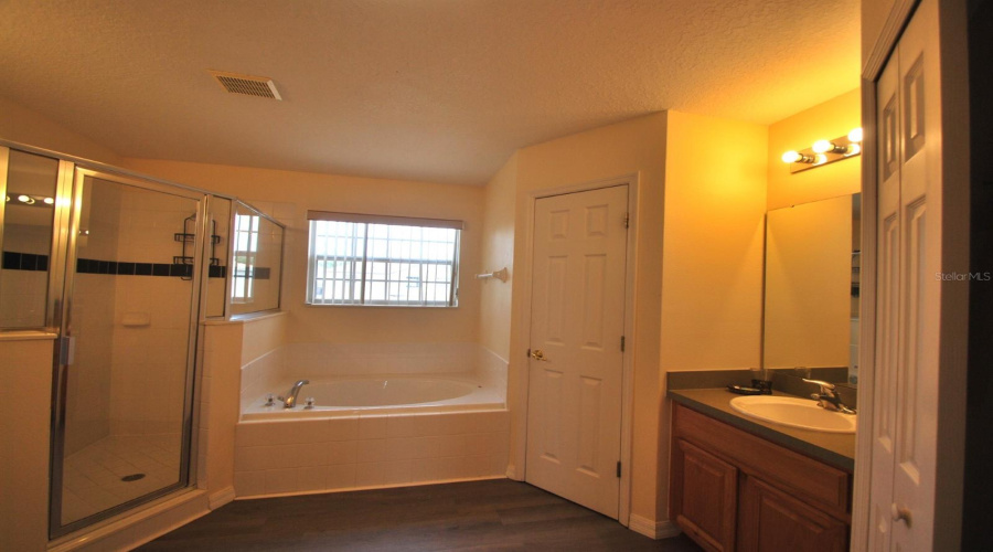 Davenport, Florida 33897, 5 Bedrooms Bedrooms, ,3 Bathroomsbathrooms,Residential,For Sale,Lancaster,Mfrs5127750