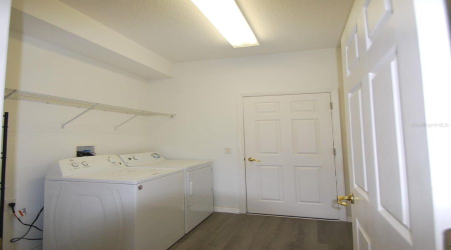 Davenport, Florida 33897, 5 Bedrooms Bedrooms, ,3 Bathroomsbathrooms,Residential,For Sale,Lancaster,Mfrs5127750