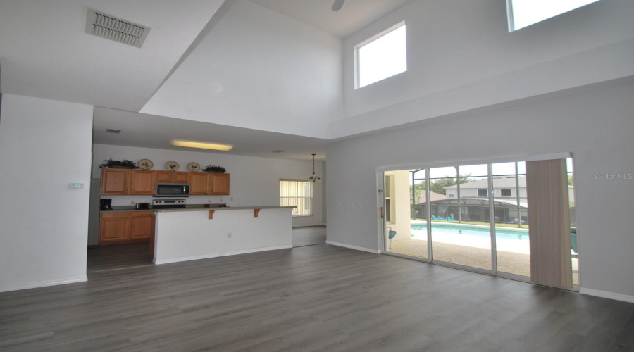 Davenport, Florida 33897, 5 Bedrooms Bedrooms, ,3 Bathroomsbathrooms,Residential,For Sale,Lancaster,Mfrs5127750