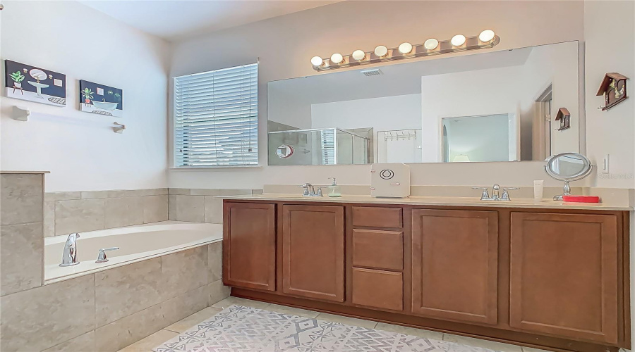 Kissimmee, Florida 34746, 3 Bedrooms Bedrooms, ,2 Bathroomsbathrooms,Residential,For Sale,Orange Haven Way,Mfro6312932