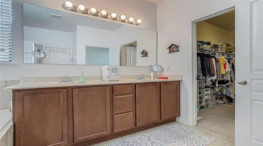 Kissimmee, Florida 34746, 3 Bedrooms Bedrooms, ,2 Bathroomsbathrooms,Residential,For Sale,Orange Haven Way,Mfro6312932