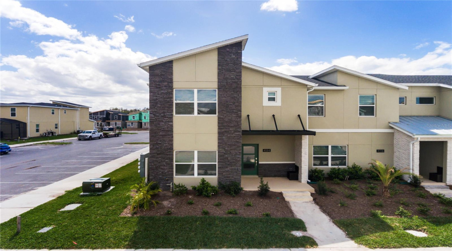 Kissimmee, Florida 34746, 5 Bedrooms Bedrooms, ,4 Bathroomsbathrooms,Residential,For Sale,Paragraph,Mfro6312942
