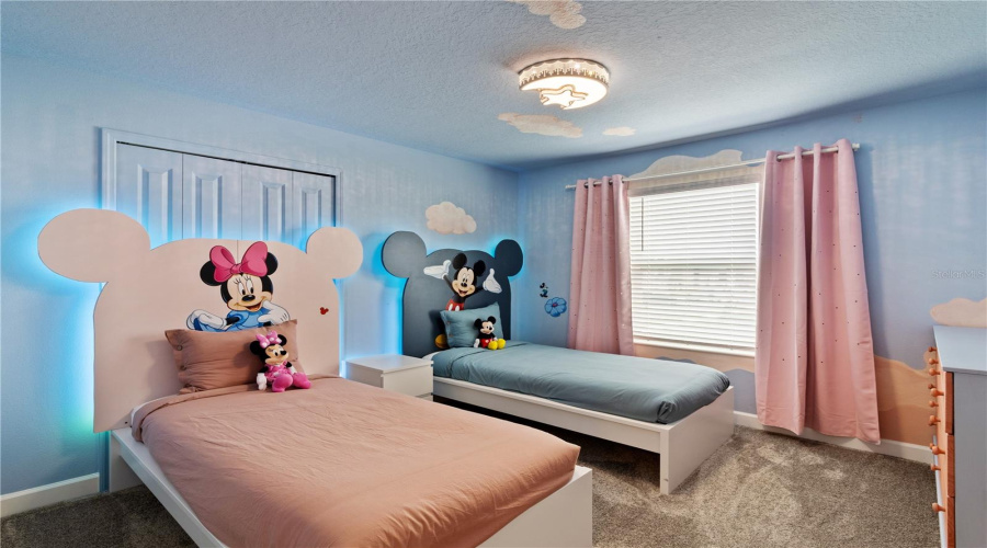 Kissimmee, Florida 34746, 5 Bedrooms Bedrooms, ,4 Bathroomsbathrooms,Residential,For Sale,Paragraph,Mfro6312942