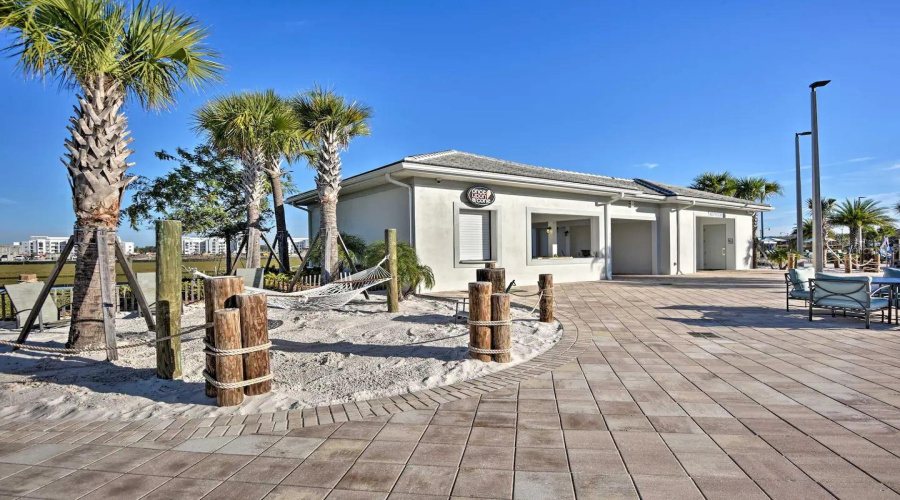 Kissimmee, Florida 34746, 5 Bedrooms Bedrooms, ,4 Bathroomsbathrooms,Residential,For Sale,Paragraph,Mfro6312942