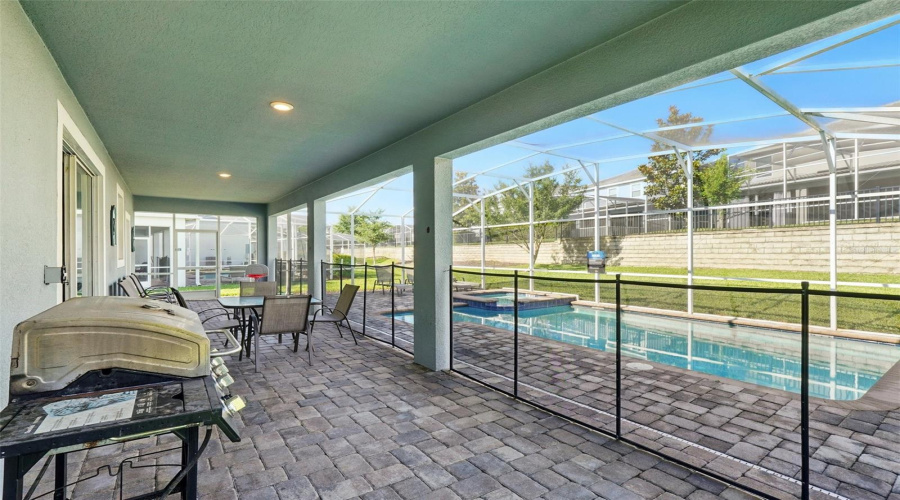 Davenport, Florida 33896, 8 Bedrooms Bedrooms, ,5 Bathroomsbathrooms,Residential,For Sale,Mulligan,Mfro6311781