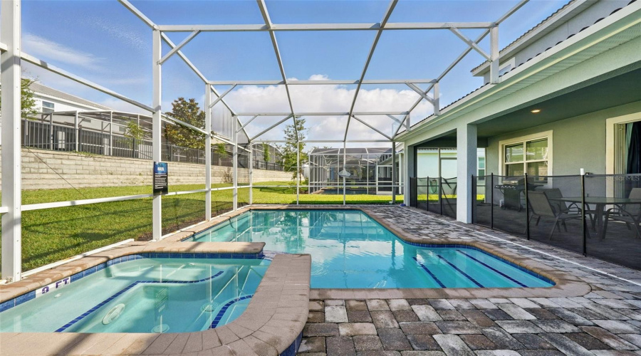 Davenport, Florida 33896, 8 Bedrooms Bedrooms, ,5 Bathroomsbathrooms,Residential,For Sale,Mulligan,Mfro6311781