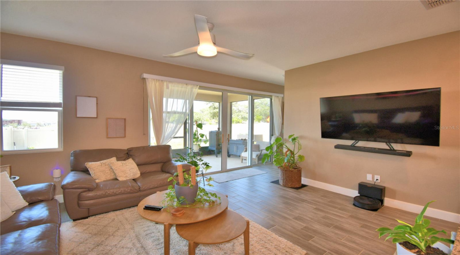 Davenport, Florida 33837, 3 Bedrooms Bedrooms, ,2 Bathroomsbathrooms,Residential,For Sale,Sugarwood,Mfrp4934915
