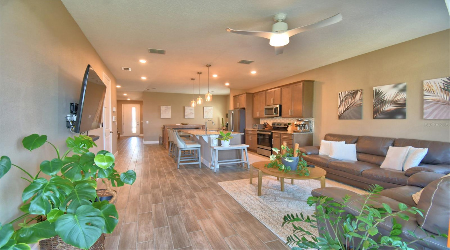 Davenport, Florida 33837, 3 Bedrooms Bedrooms, ,2 Bathroomsbathrooms,Residential,For Sale,Sugarwood,Mfrp4934915