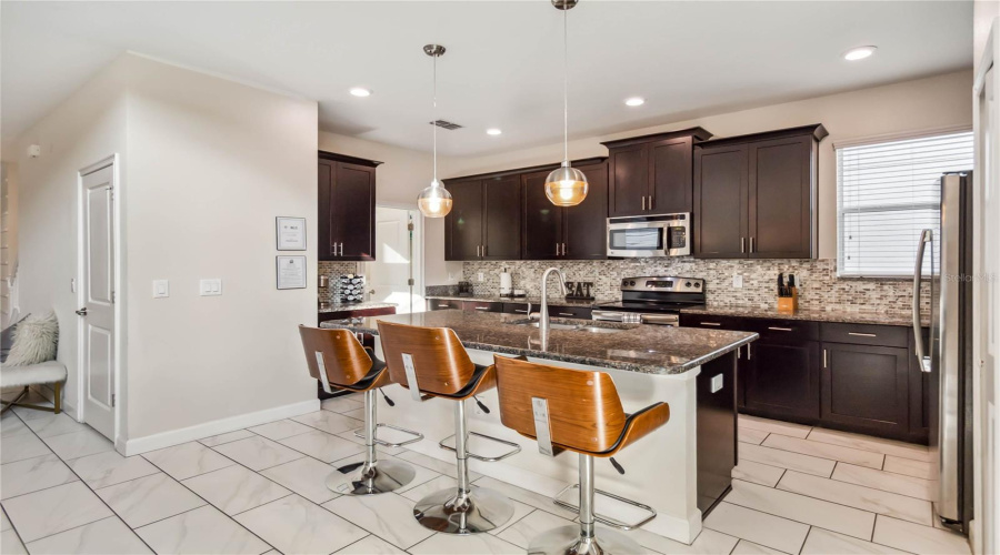 Kissimmee, Florida 34746, 5 Bedrooms Bedrooms, ,5 Bathroomsbathrooms,Residential,For Sale,Sleepy Hollow Dr,Mfro6313121